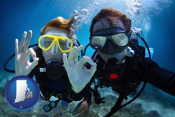 couple enjoying a scuba diving tour - with Rhode Island icon
